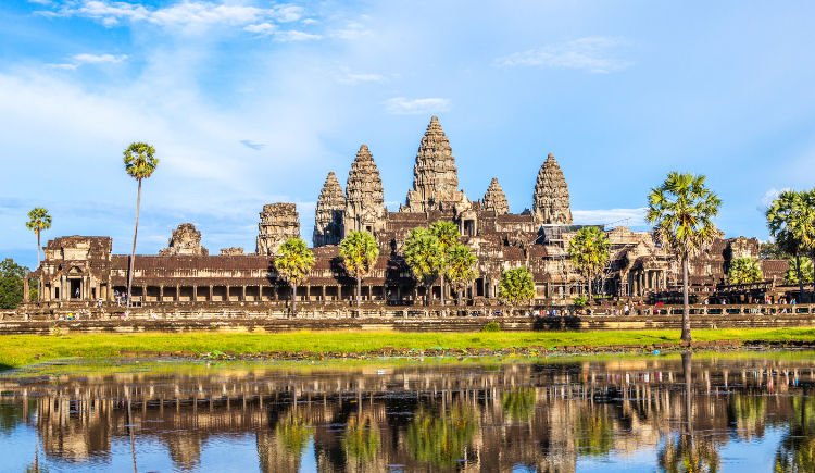 Des temples d’Angkor aux plages de Khao Lak 